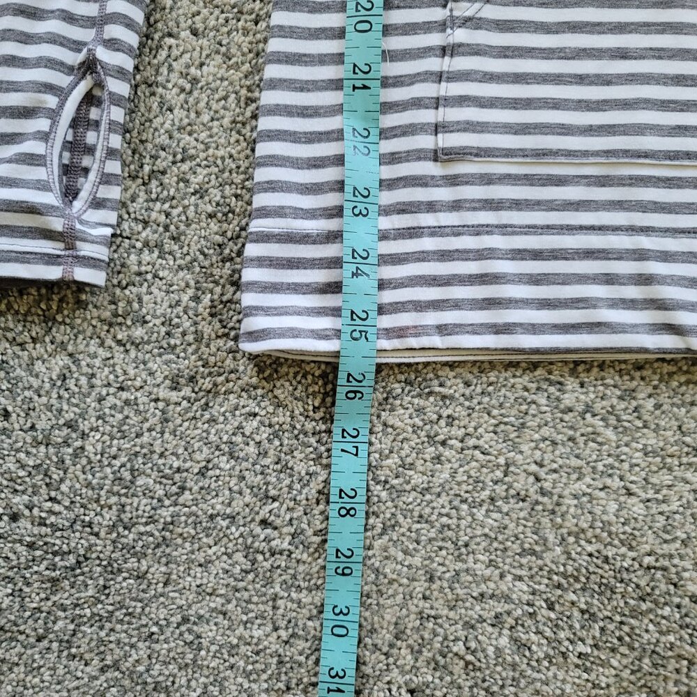 Gap Fit Breathe XS Grey &  White Stripe Funnel Neck Hoodie XS with Thumbholes - Picture 11 of 13